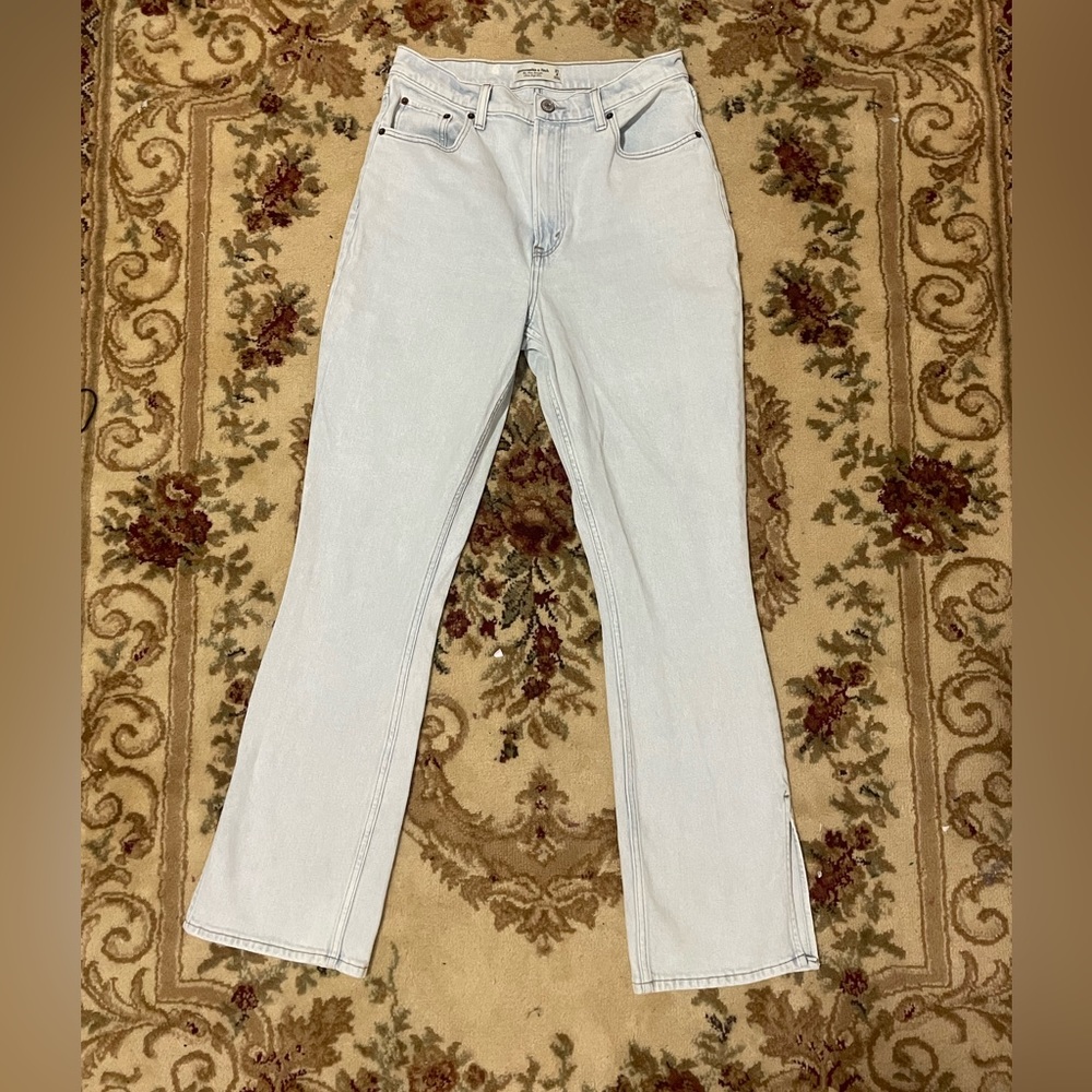 Abercrombie & Fitch. The Slim Straight. Ultra High Rise. Size 28/6